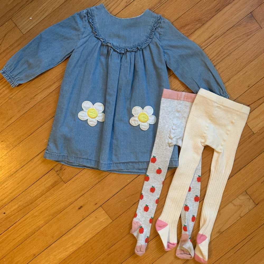 Hanna Andersson Chambray Daisy Dress + 2 Stockings 12-18 months